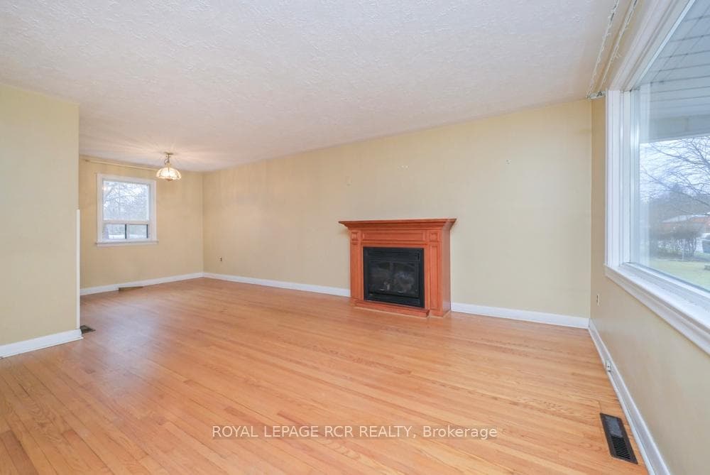 36 Maple Lane photo 5