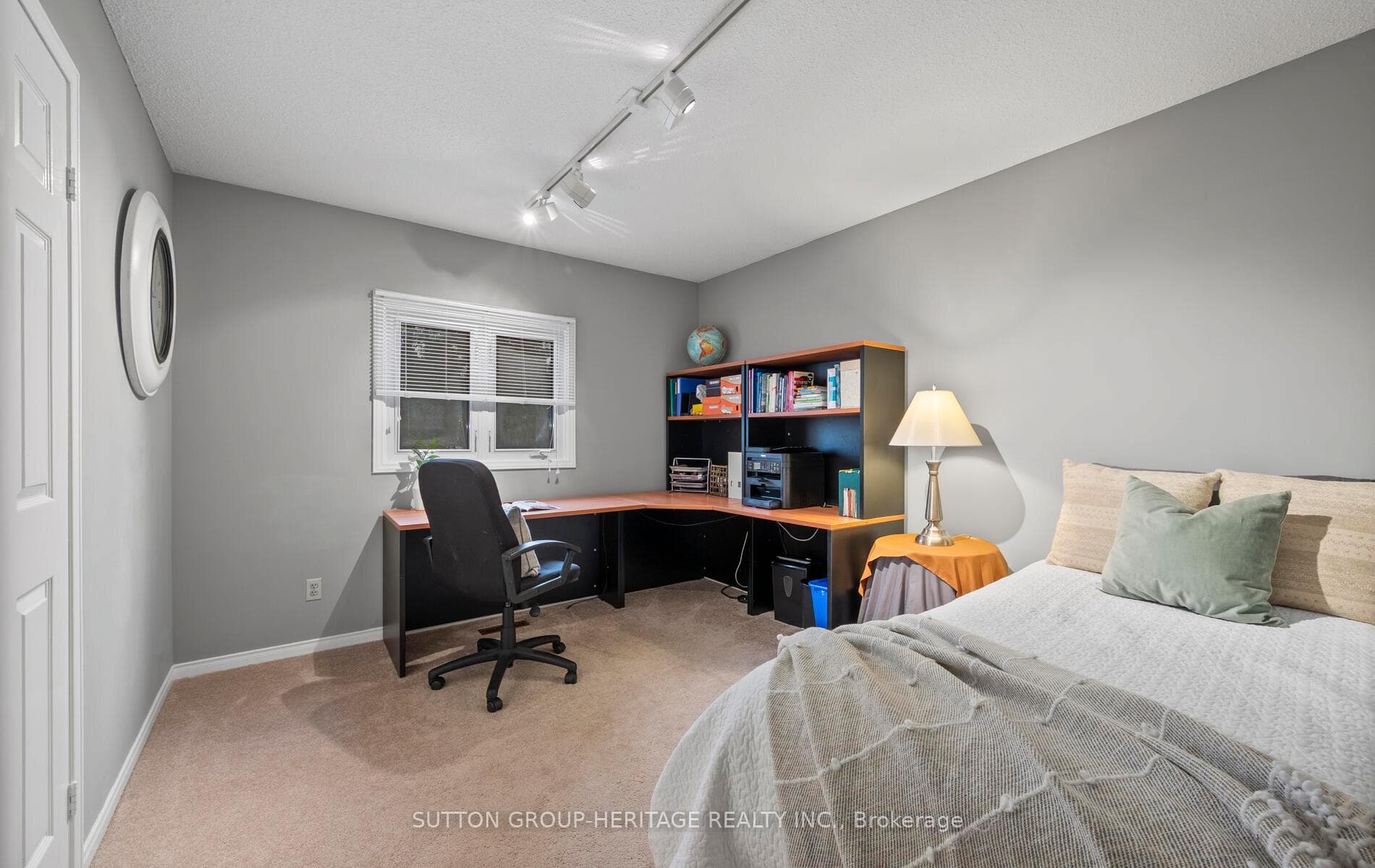 1242 Barnwood Square photo 23