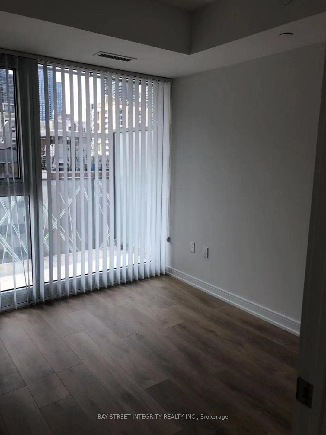 50 Wellesley Street Unit 908 photo 3