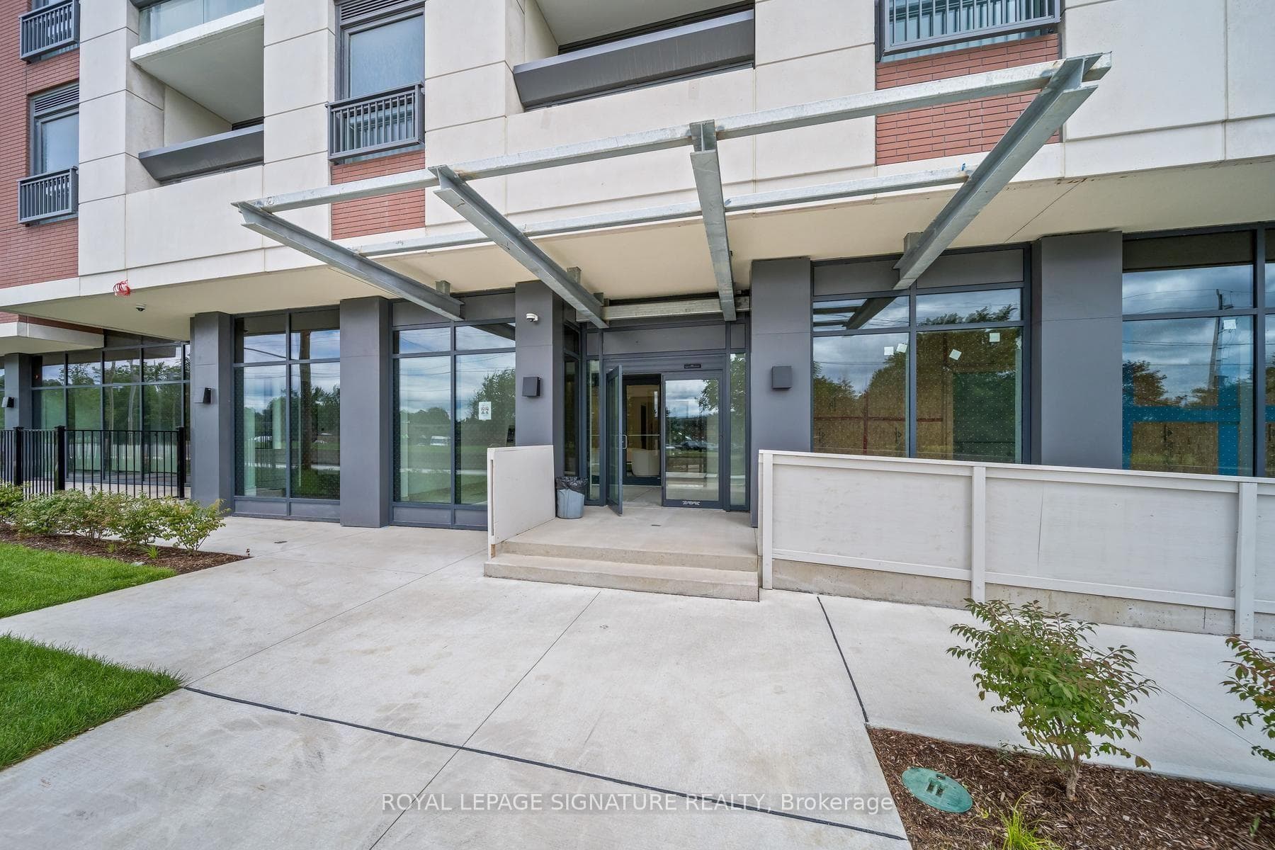 4010 Eglinton Avenue Unit 714 photo 2