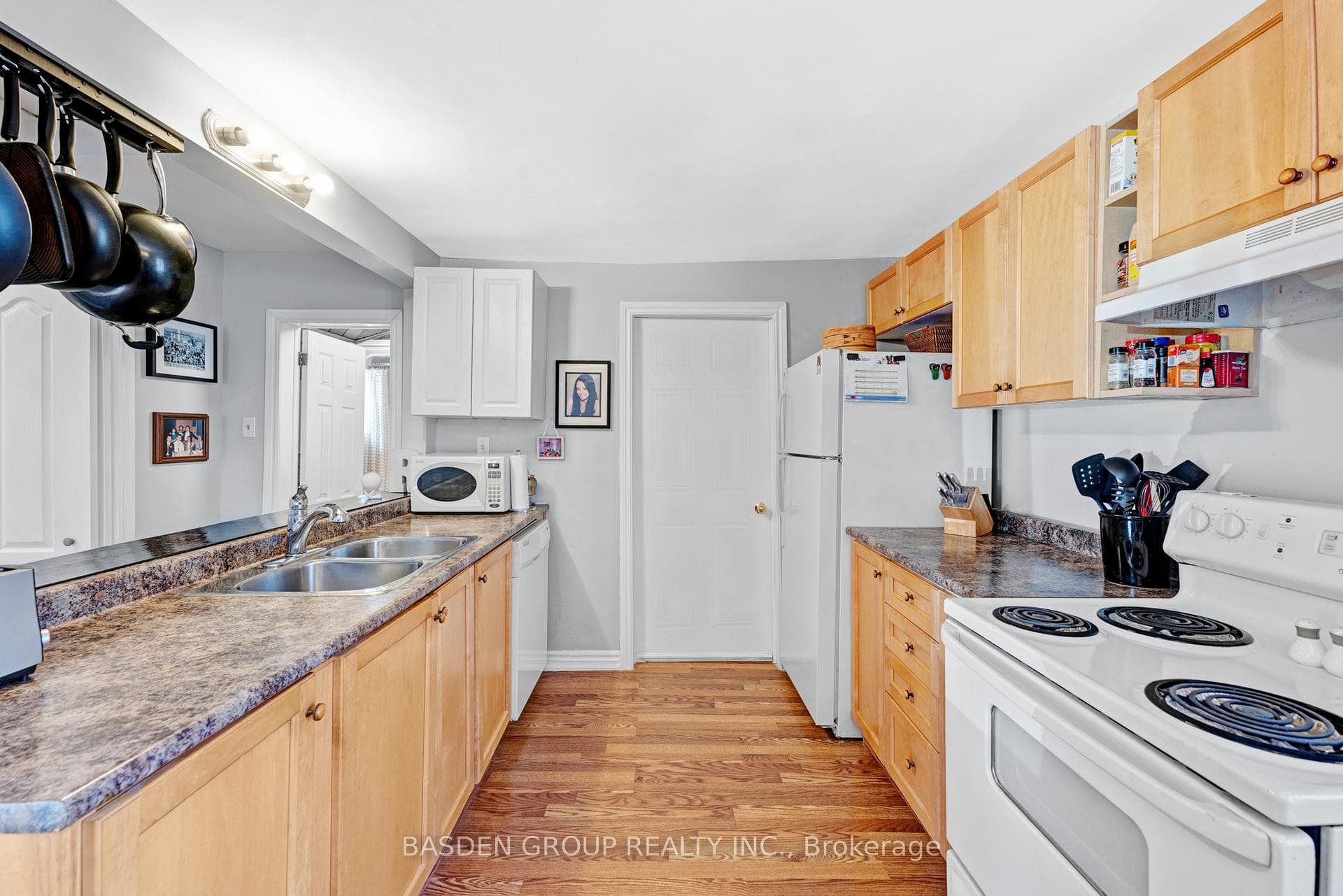 3944 Algonquin Avenue photo 11