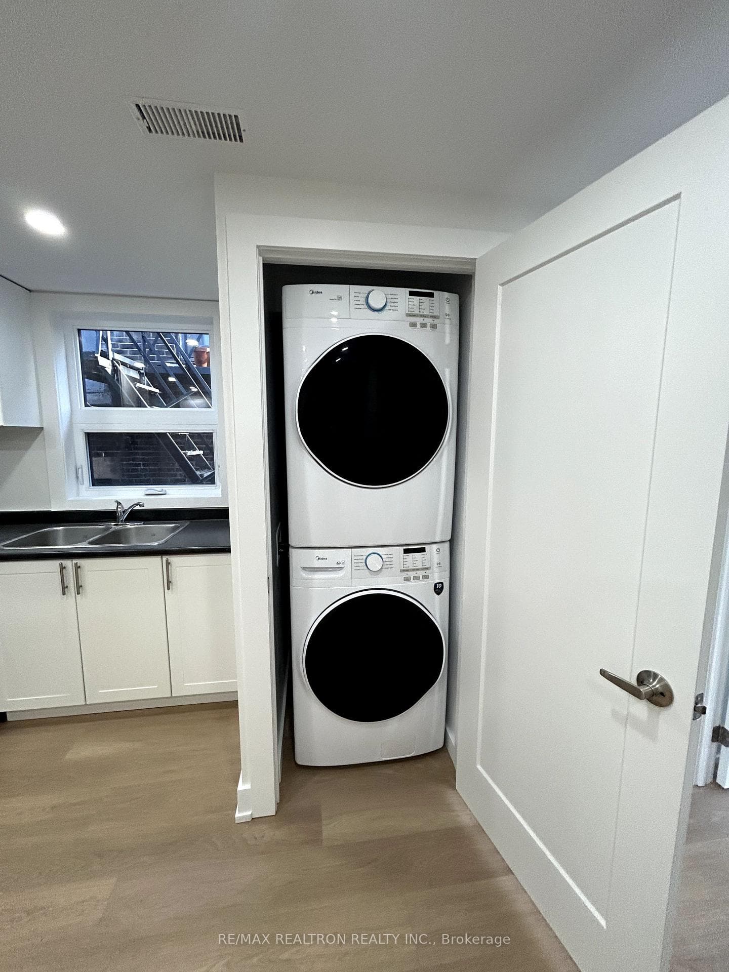137 Curzon Street Unit 3 photo 20