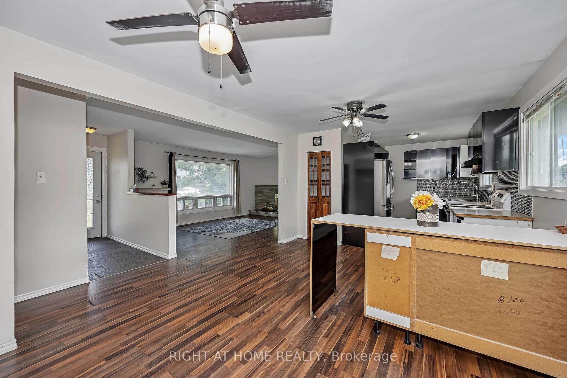 24 Largo Crescent photo 19