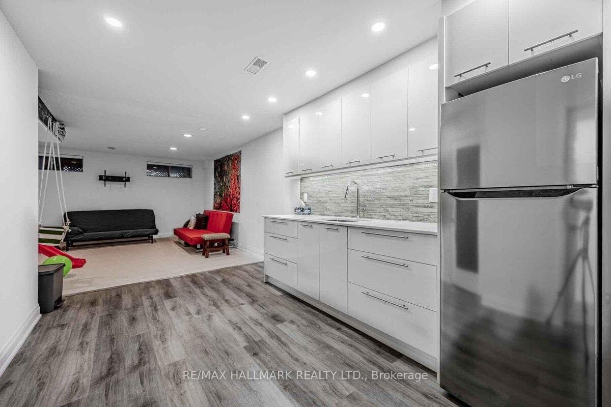 34 Burley Avenue photo 24