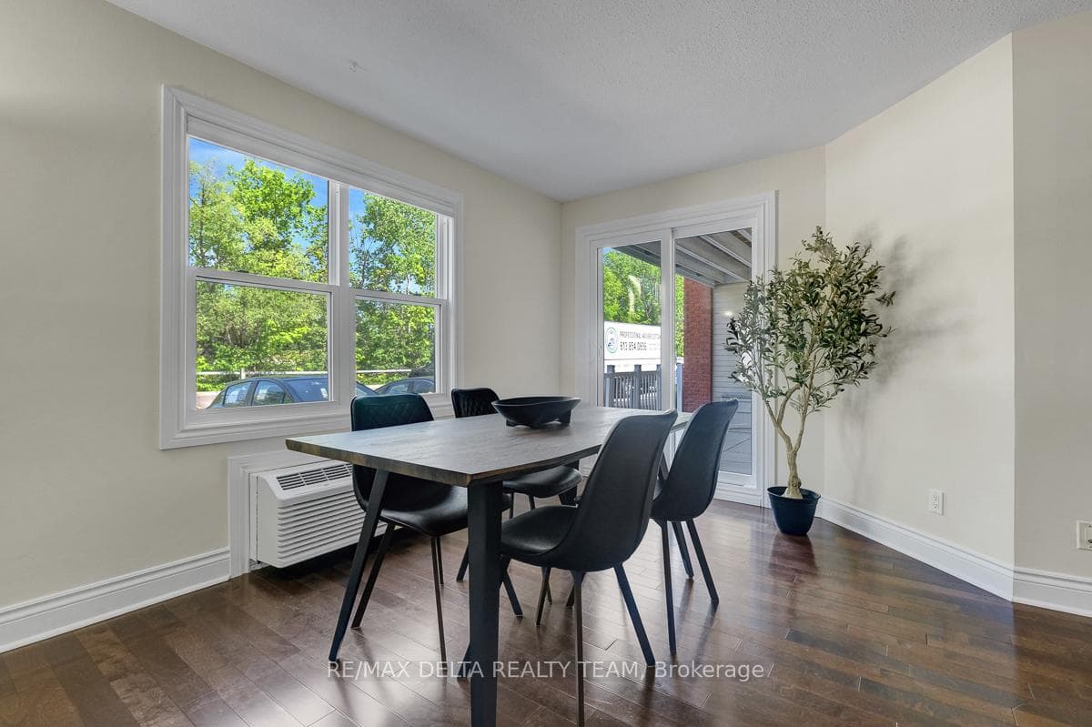 1099 Cadboro Road Unit 107 photo 10