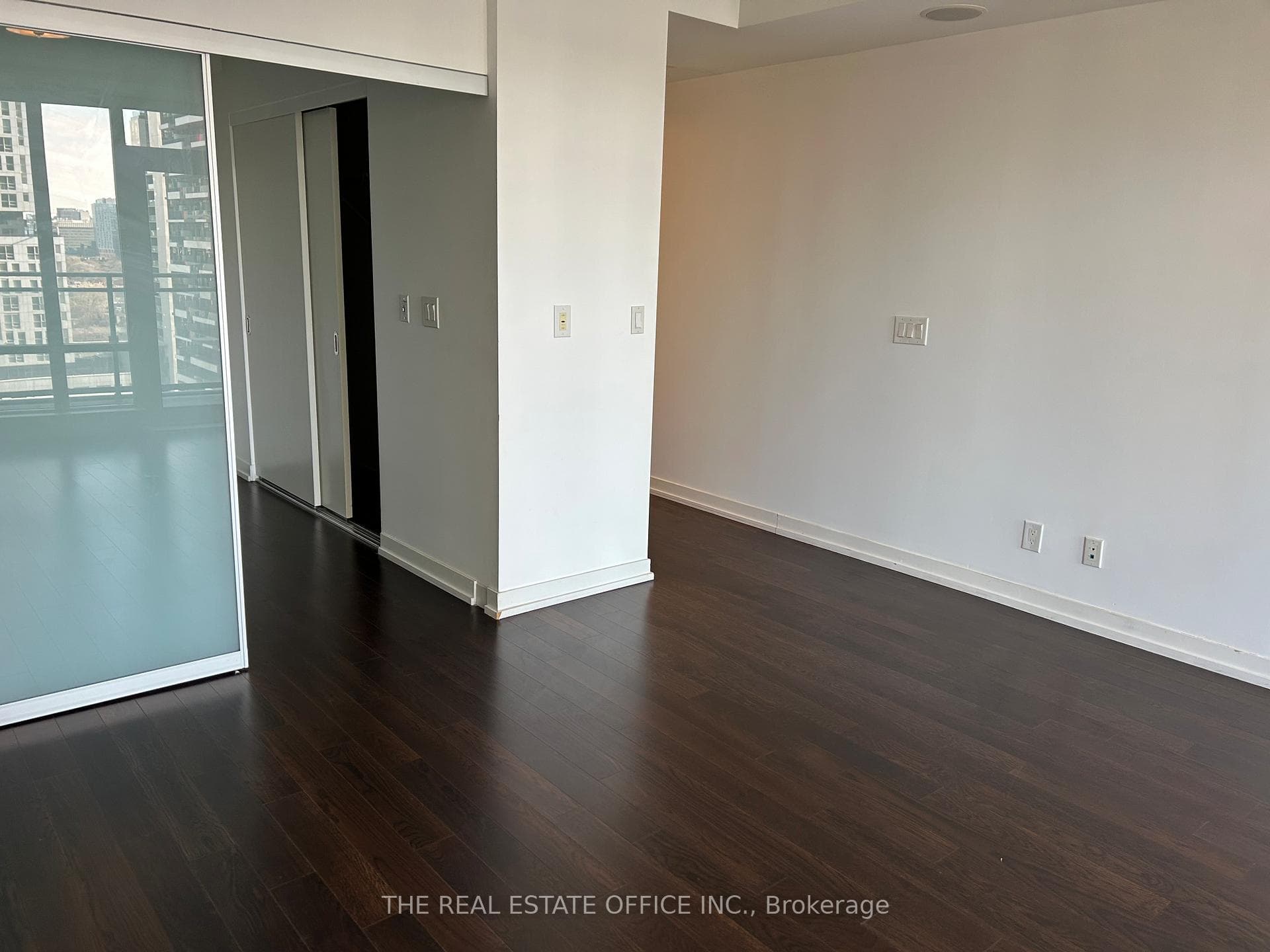 21 Widmer Street Unit 1805 photo 18