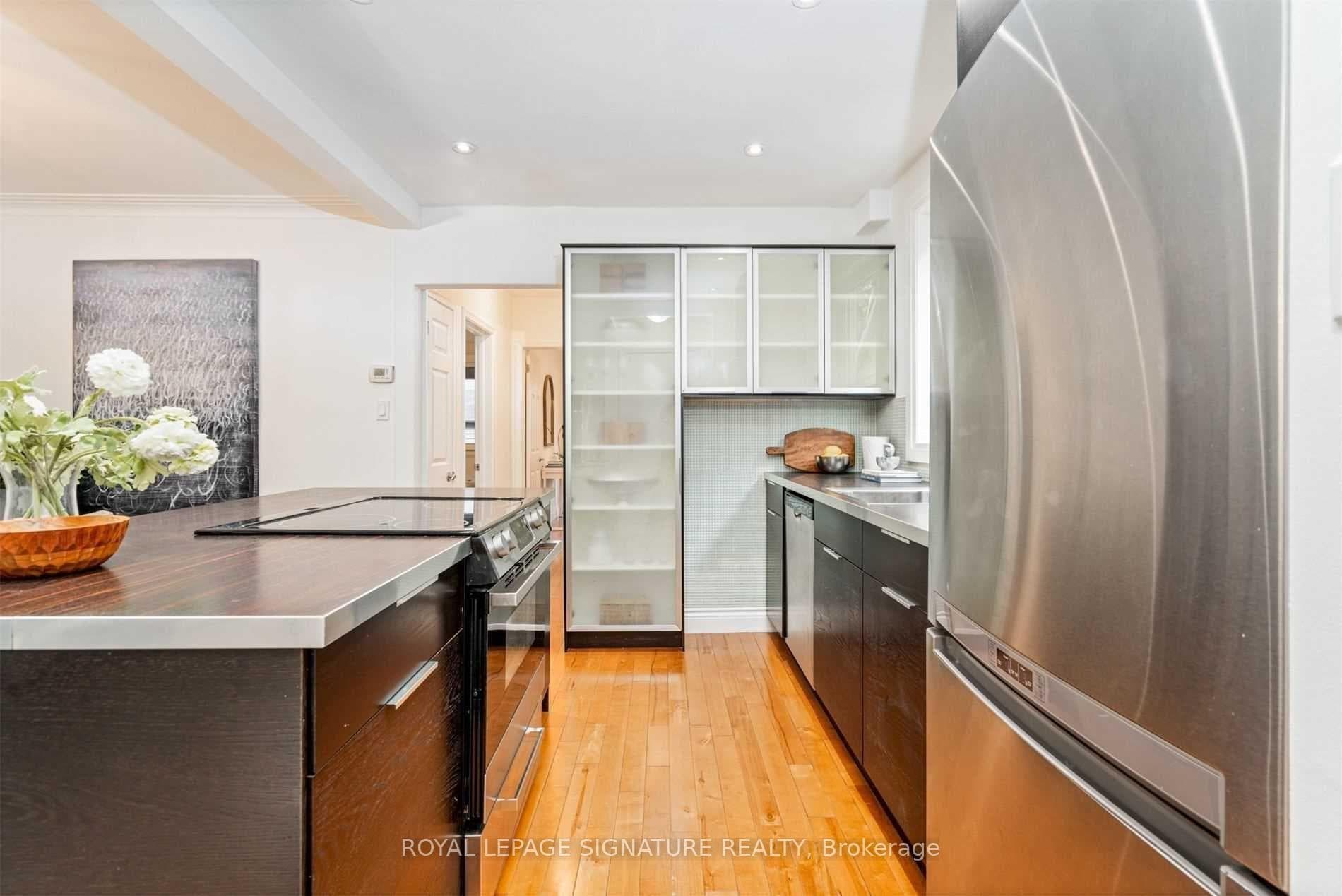 349 Woodbine Avenue Unit Main photo 8