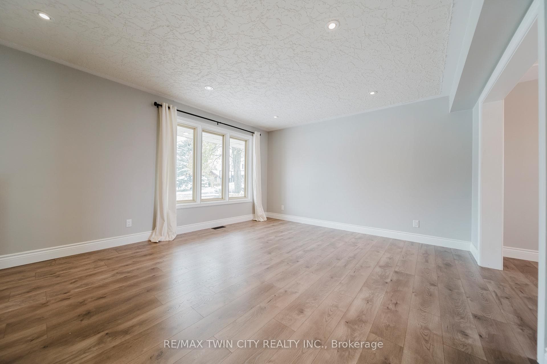 7 Campbell Place photo 7