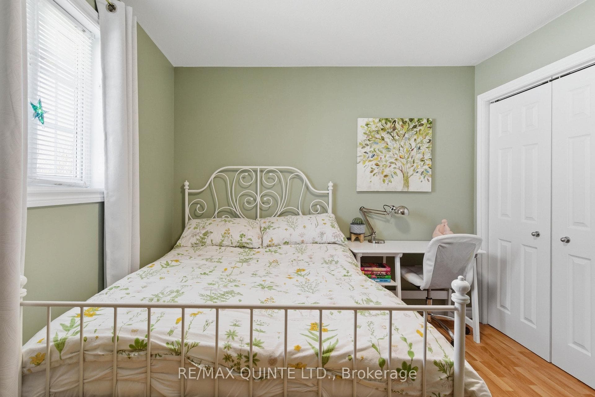 99 McKenzie Street photo 24