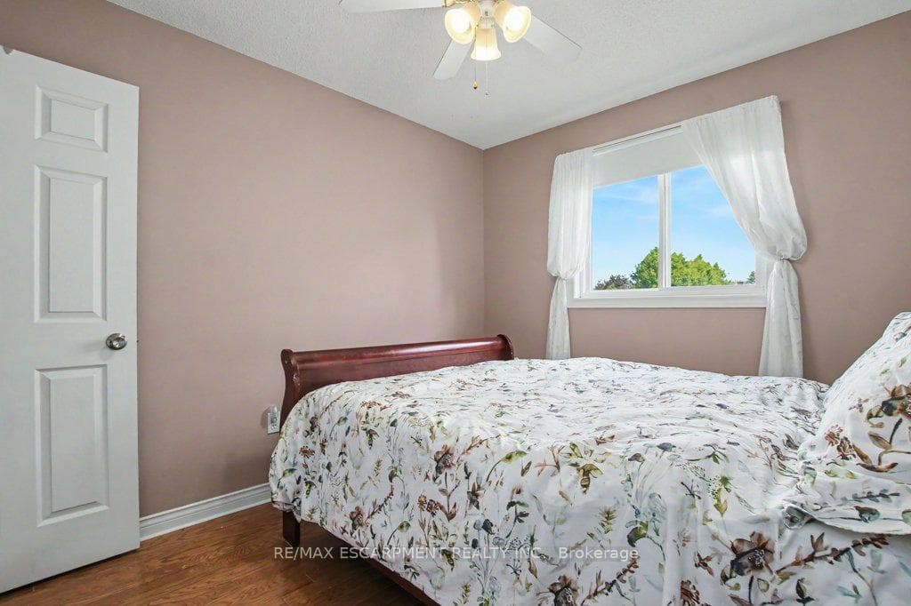 6 Theodore Drive photo 18