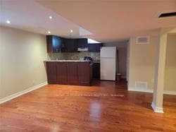 86 Lyndbrook Crescent Unit bsmt photo 4