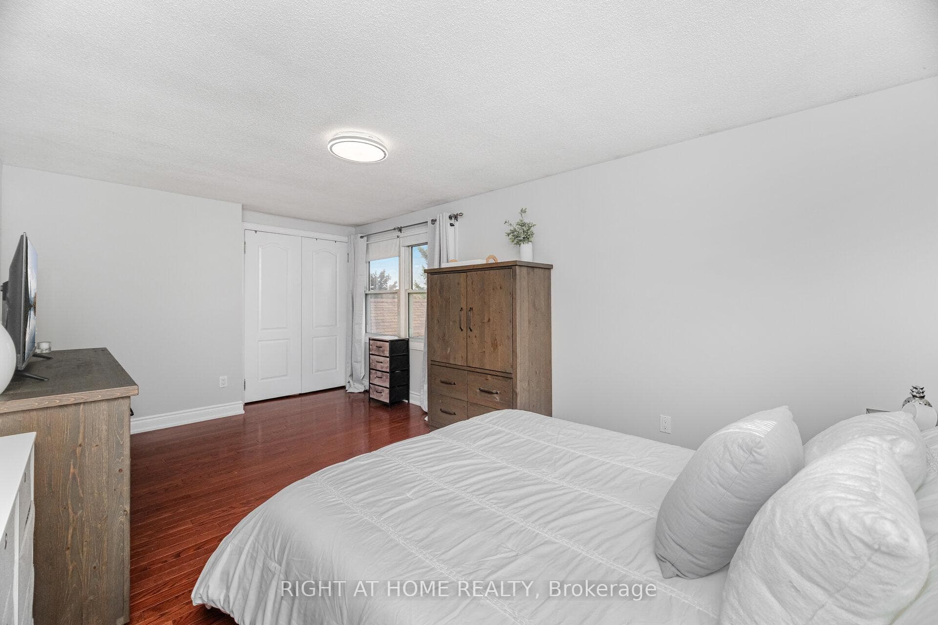 526 Holly Avenue photo 23