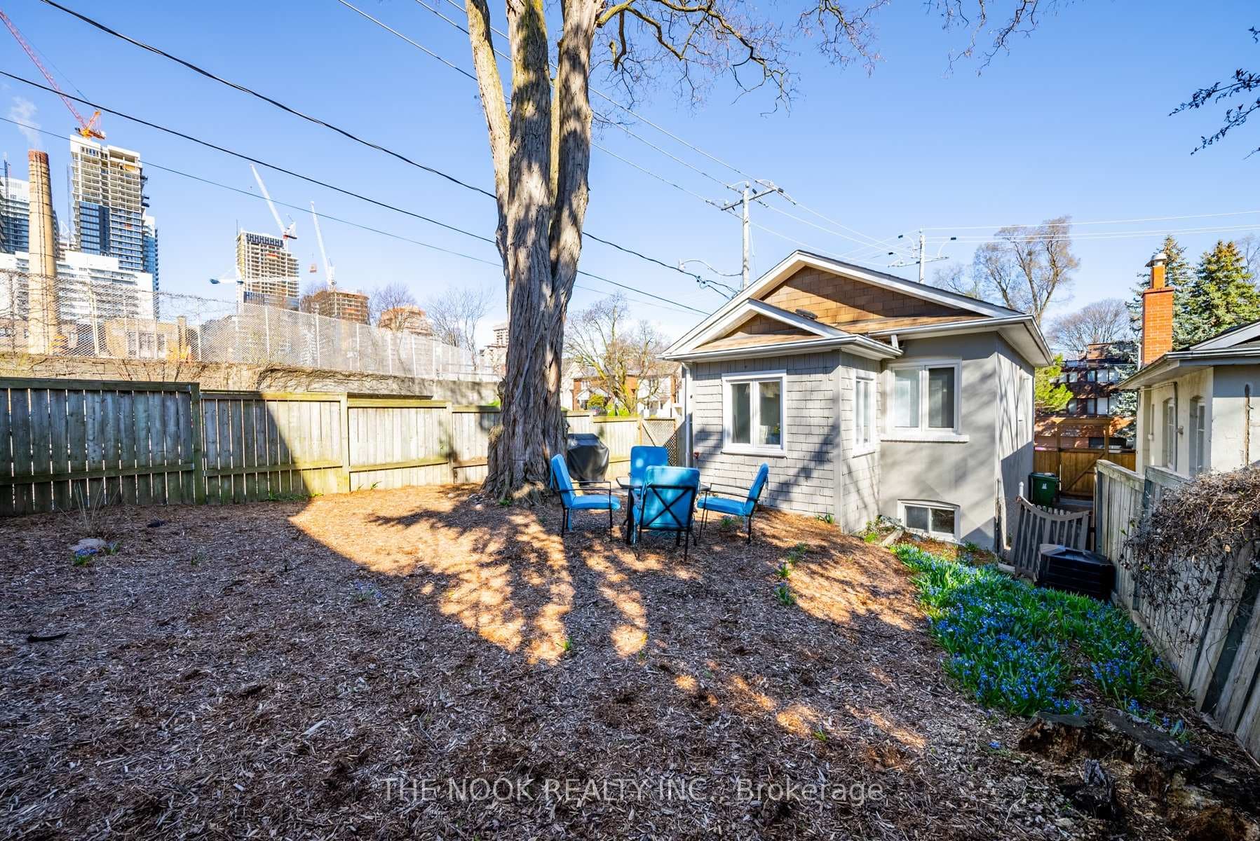 213 Broadway Avenue photo 29