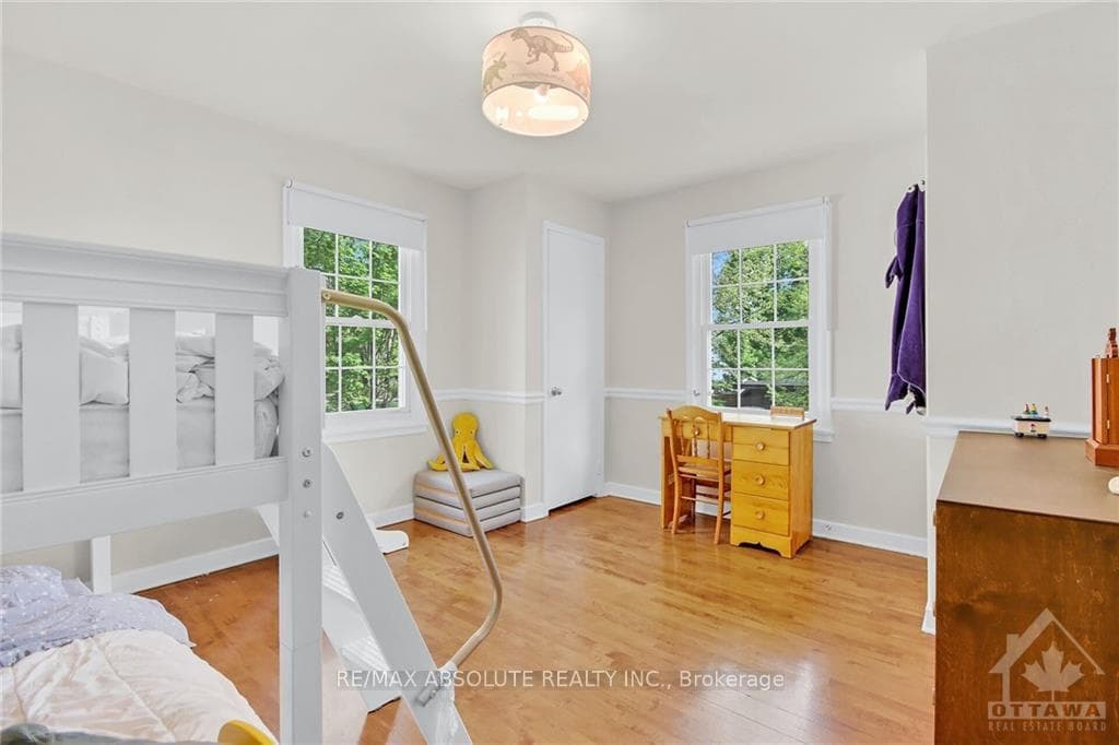 13 BEDFORD Crescent photo 17