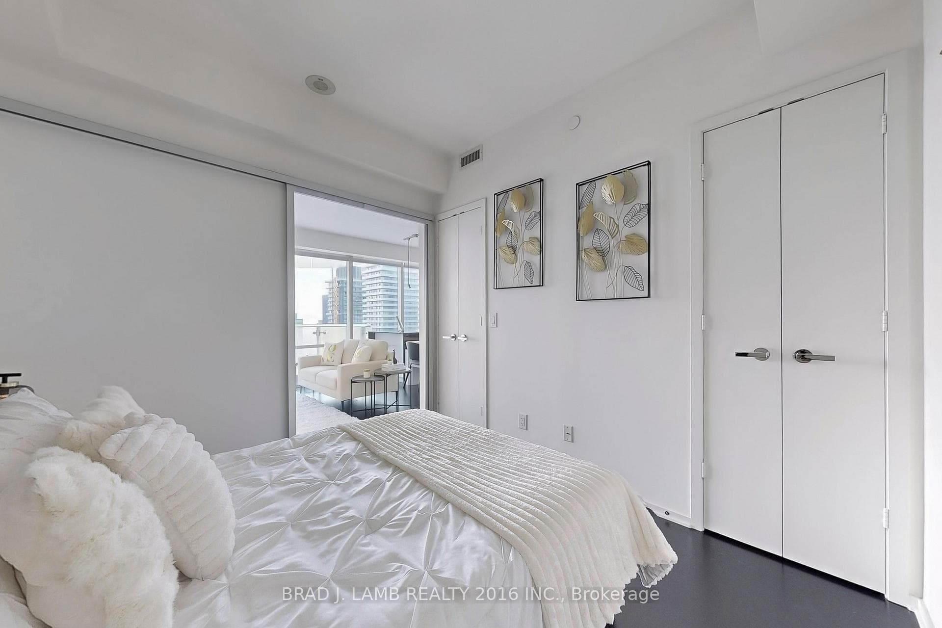 1 Bloor Street Unit 3903 photo 14