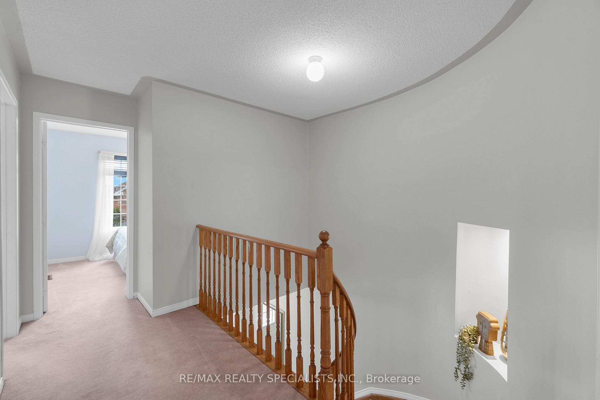 104 Hanton Crescent photo 22