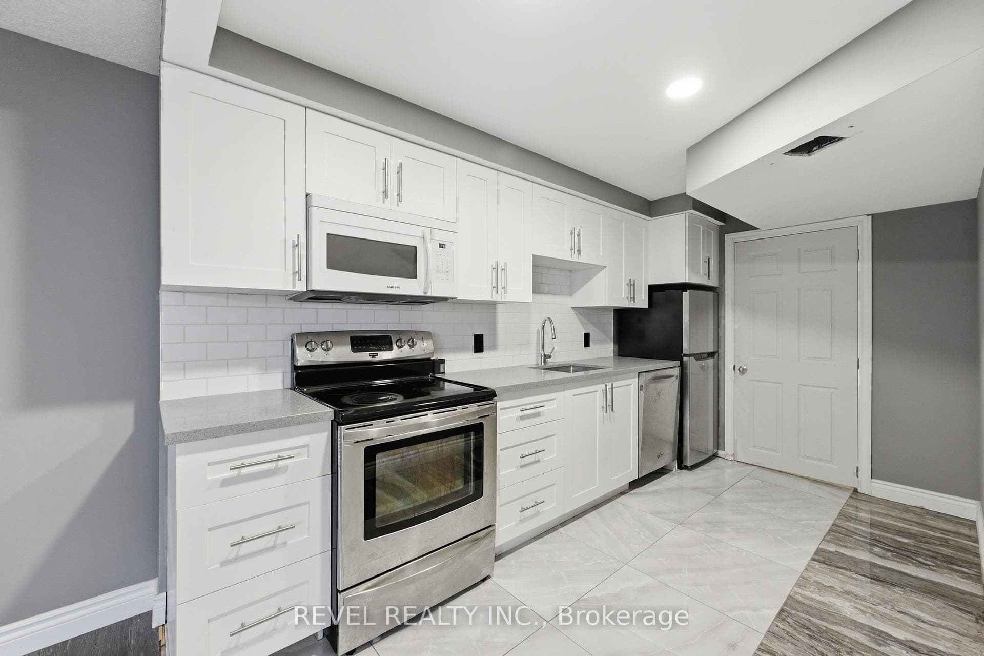 44 Springwood Drive photo 36