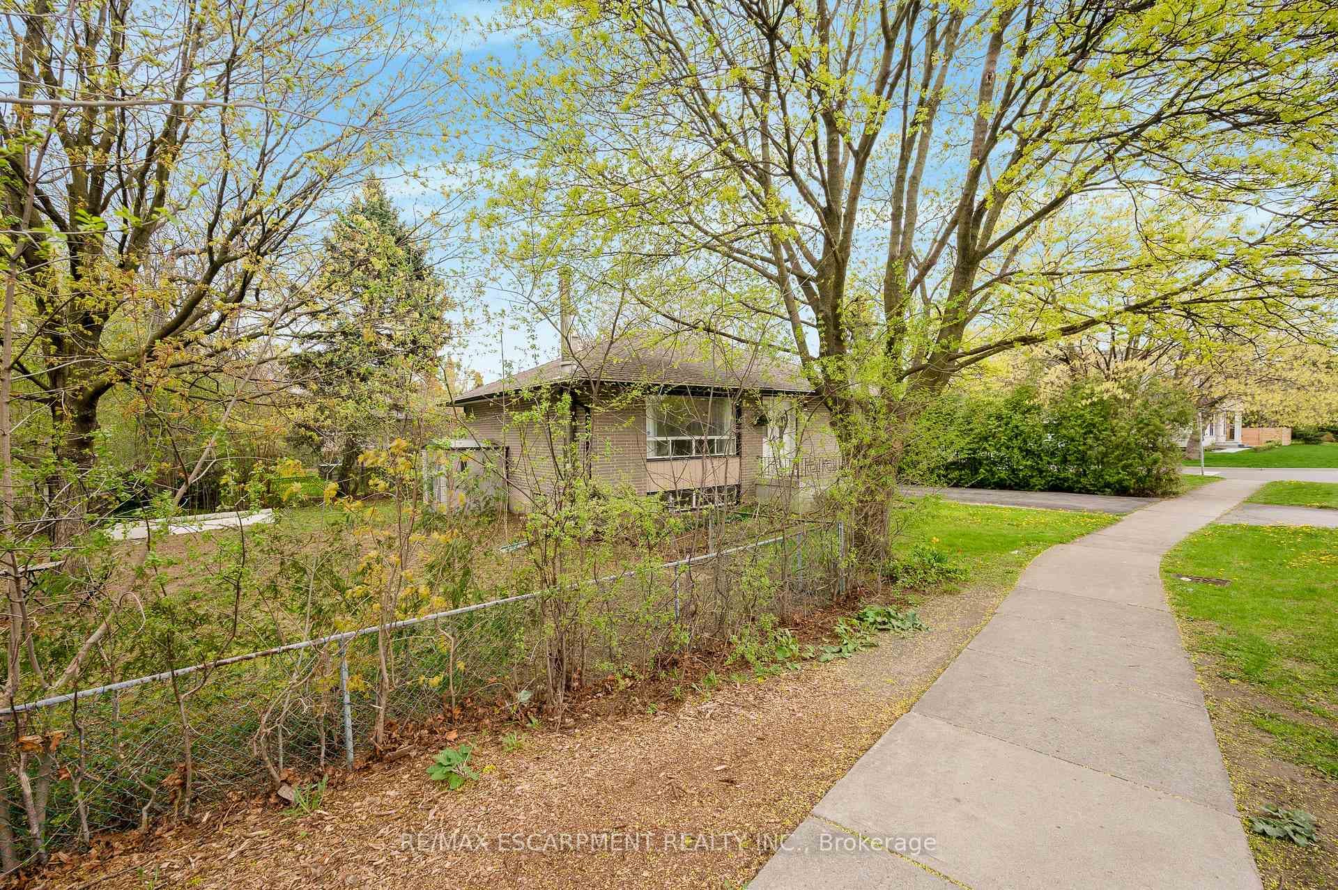 2076 Constance Drive photo 34