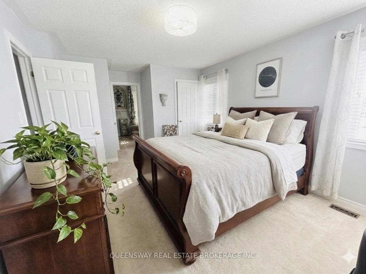 32 Sherrington Drive photo 15