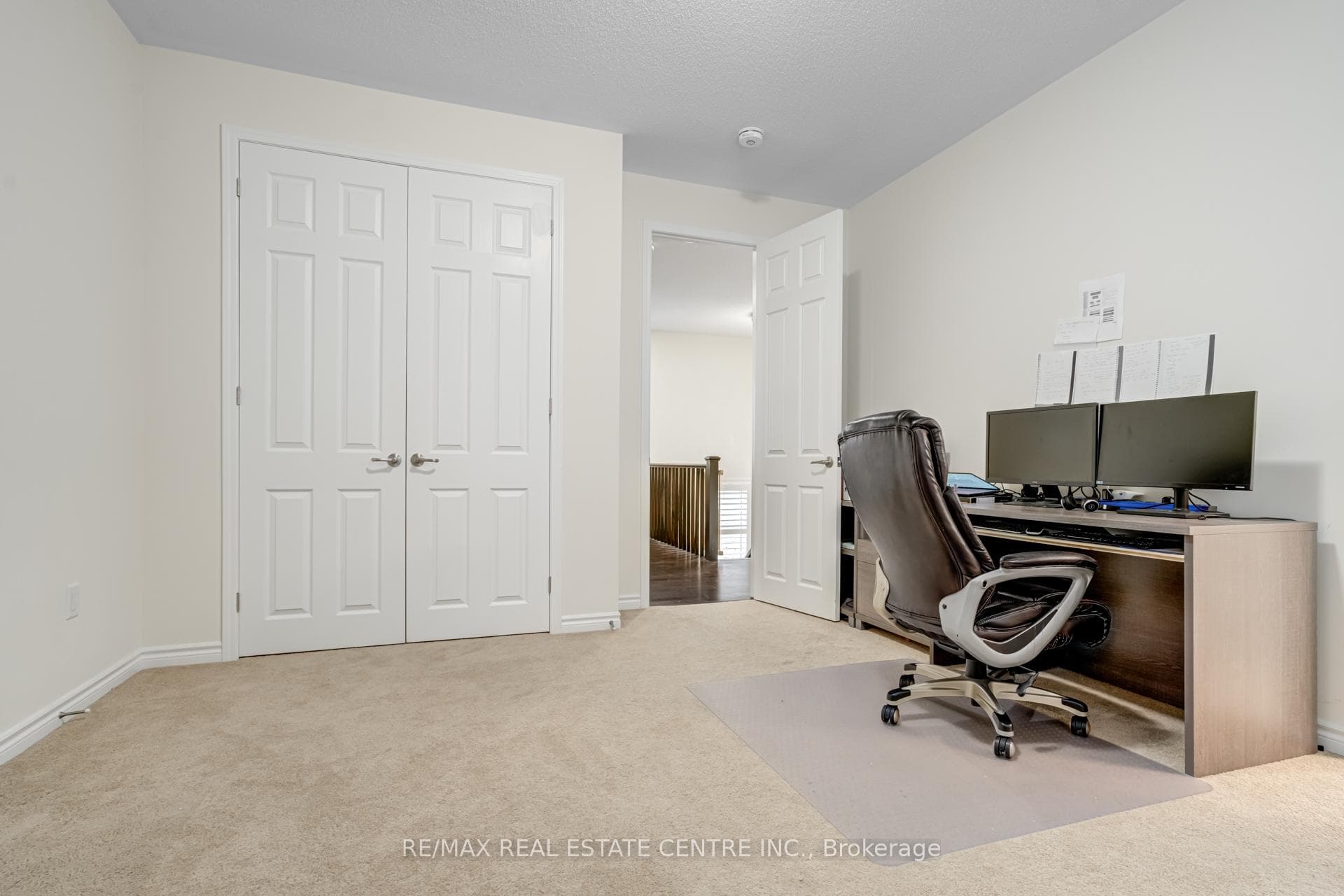 15 Hugh Mccutcheon Way photo 21