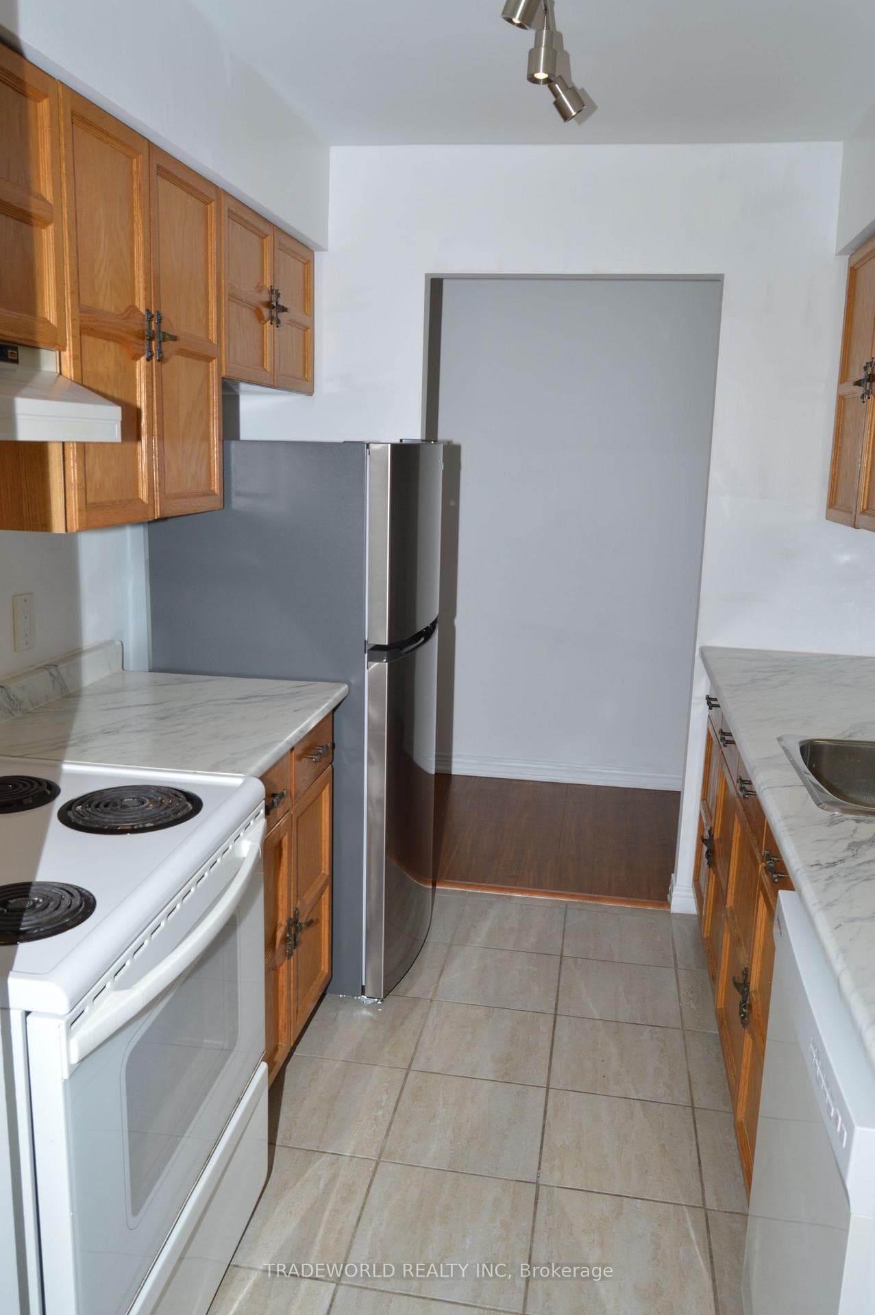 315 Regent Street Unit 502 photo 10