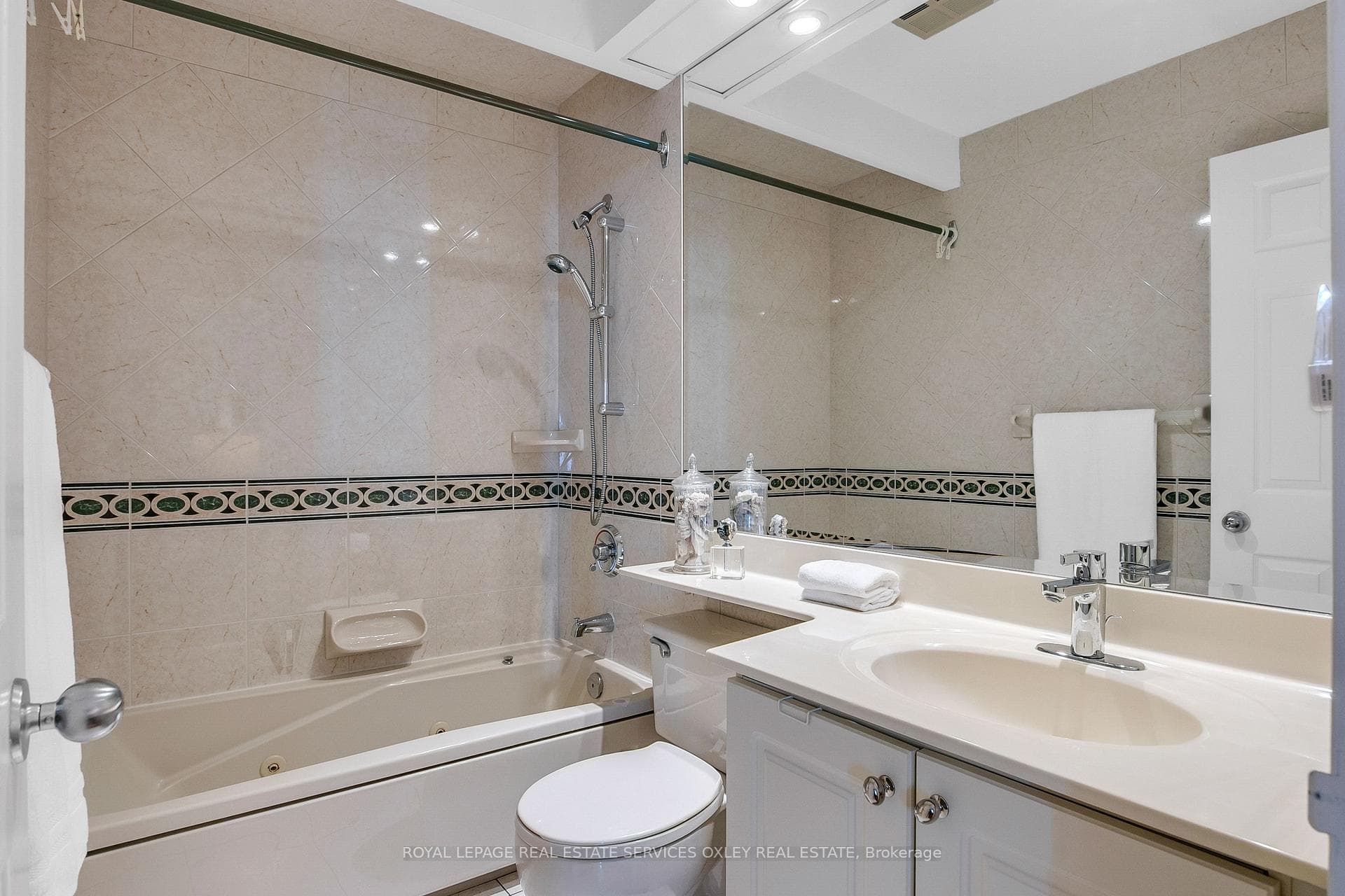 99 Harbour Square Unit PH04 photo 21