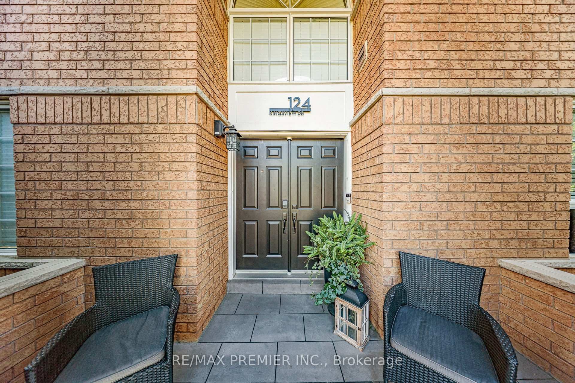 124 Kingsview Drive photo 39