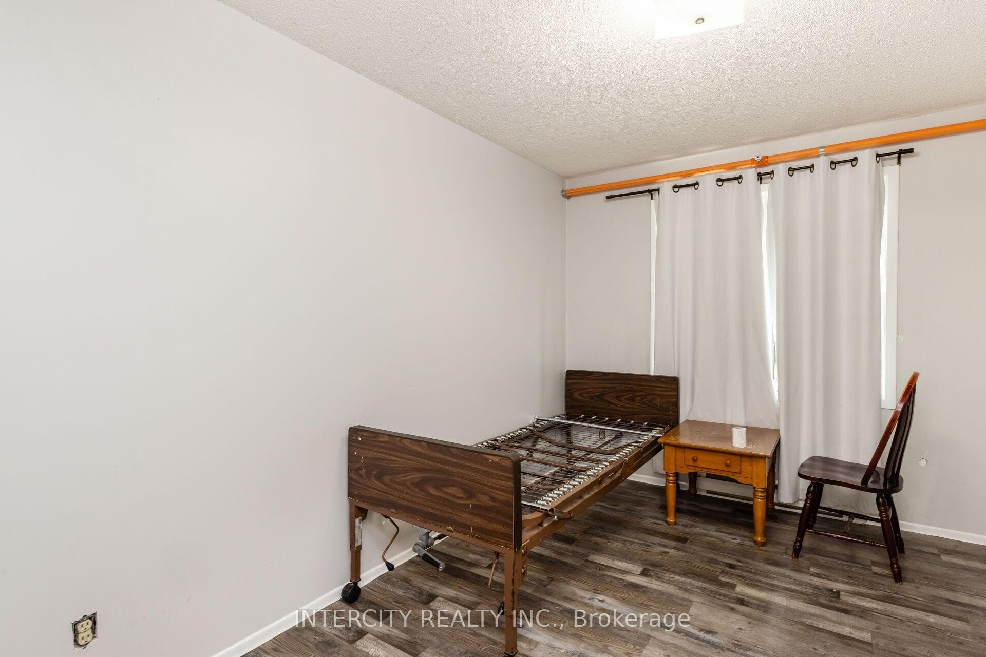 6369 Wellington 9 Road photo 7