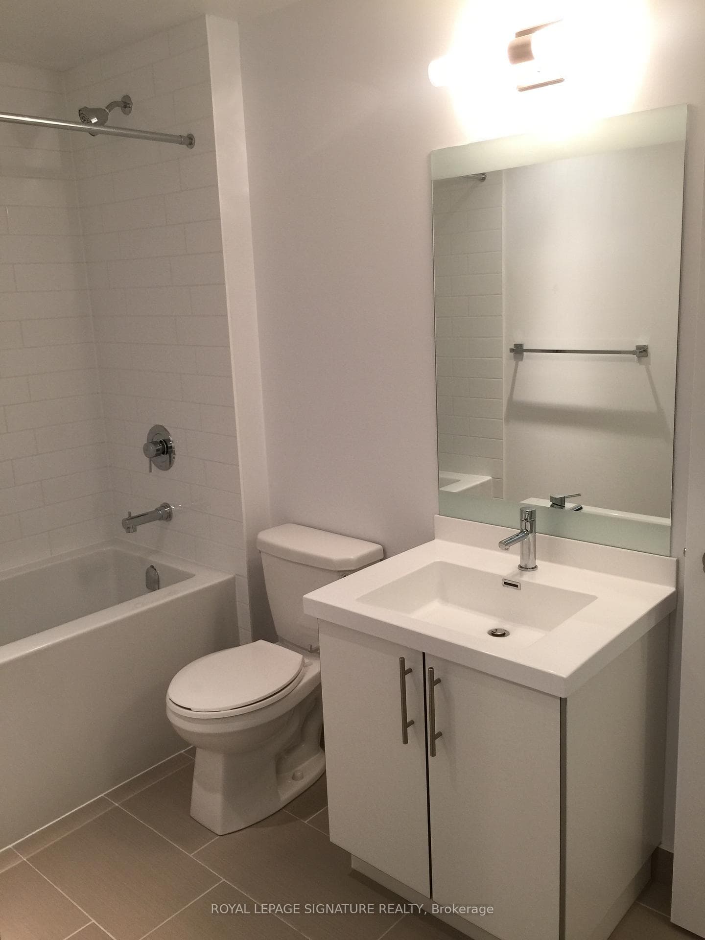 55 Speers Road Unit 913 photo 6