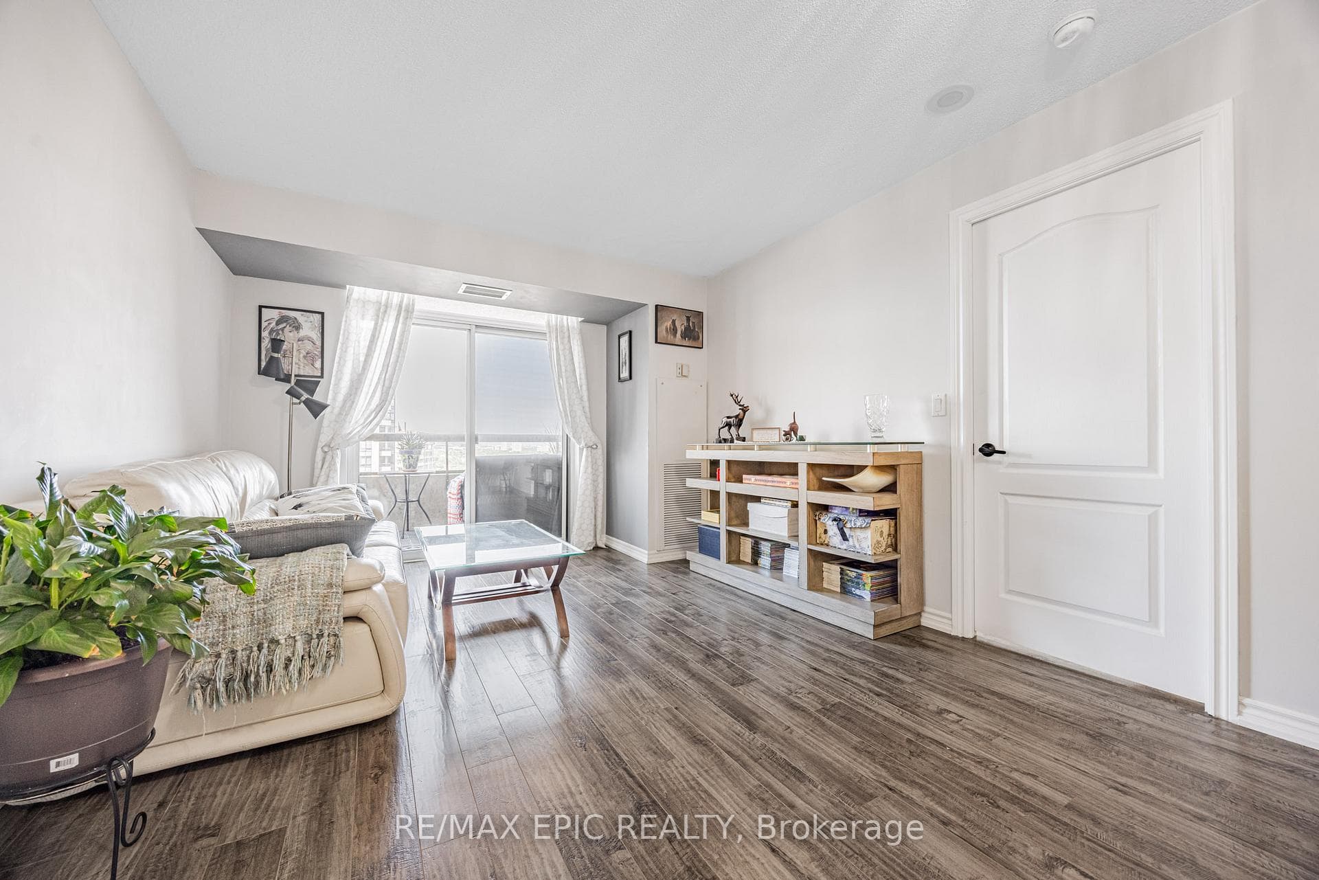 18 Sommerset Way Unit 2512 photo 9