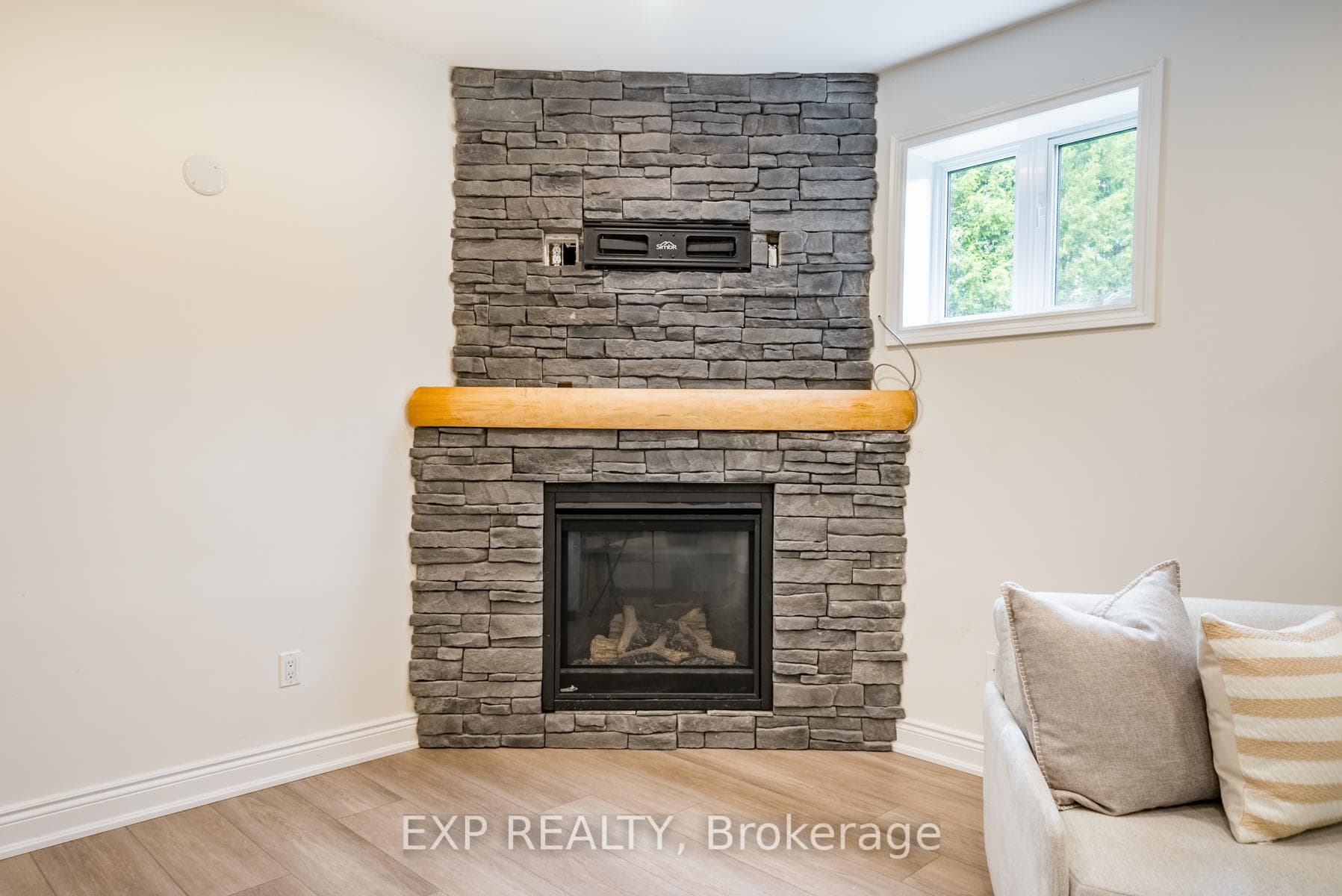 138 Johnston Court photo 20