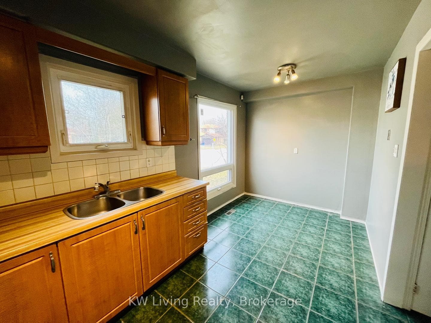 26 Harman Drive Unit Main photo 3
