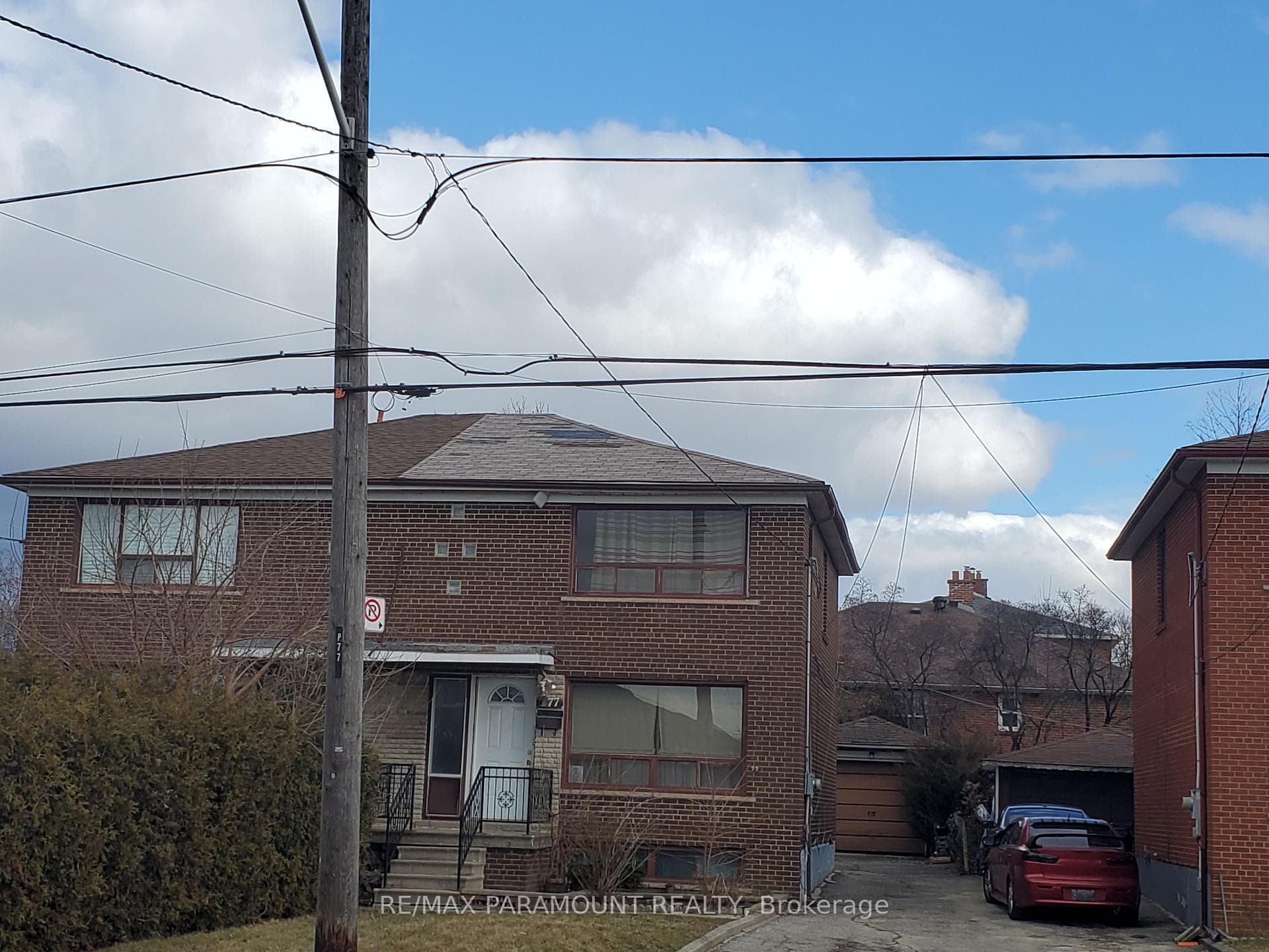 77 Magellan Drive photo 1