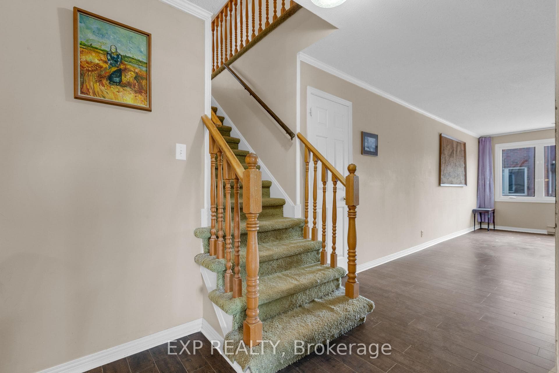 308 Stratas Court Unit 24 photo 14