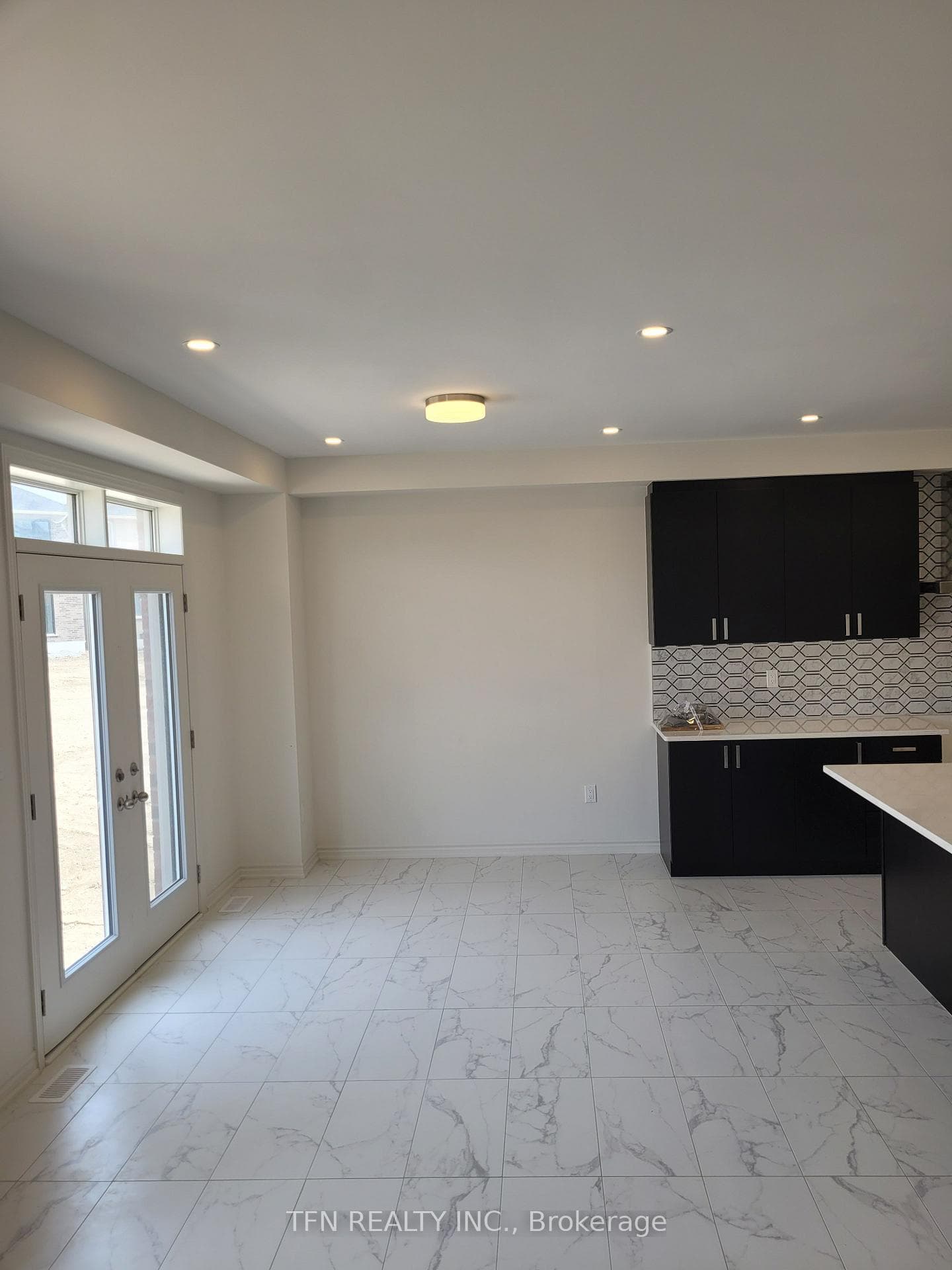 14 Primrose Heights photo 13