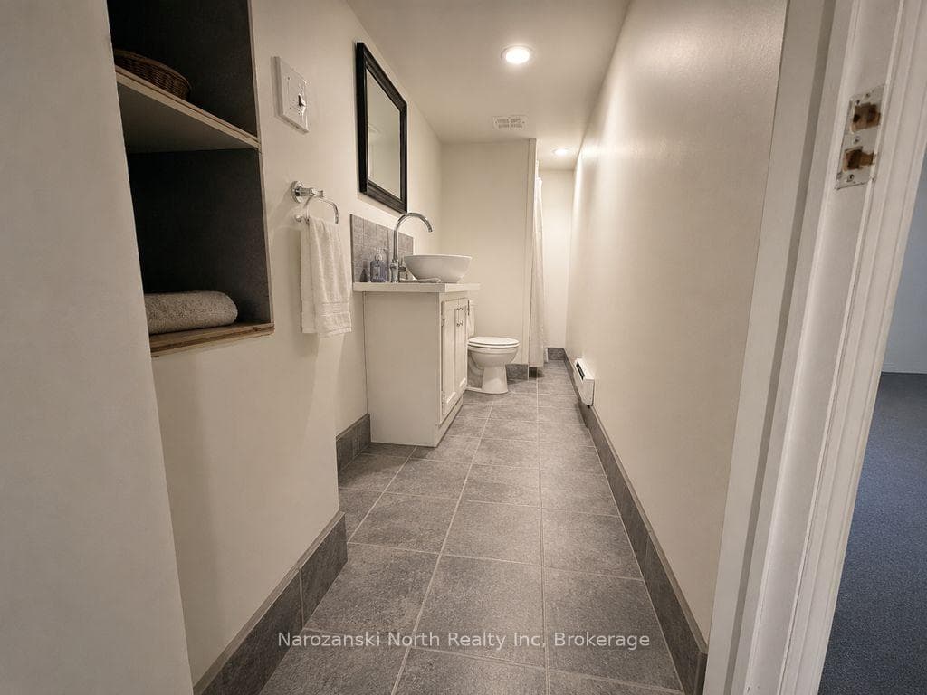 293 Elm Street photo 19