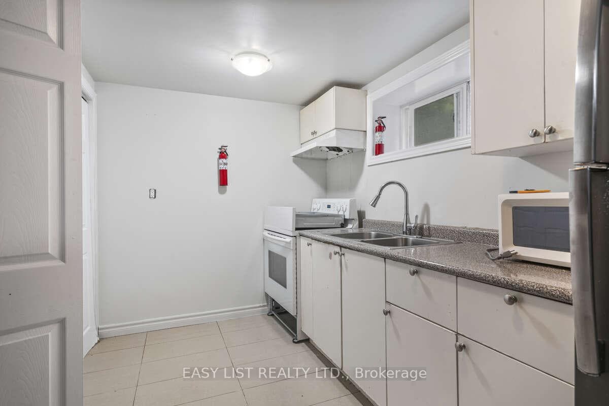 195 Senlac Road photo 14