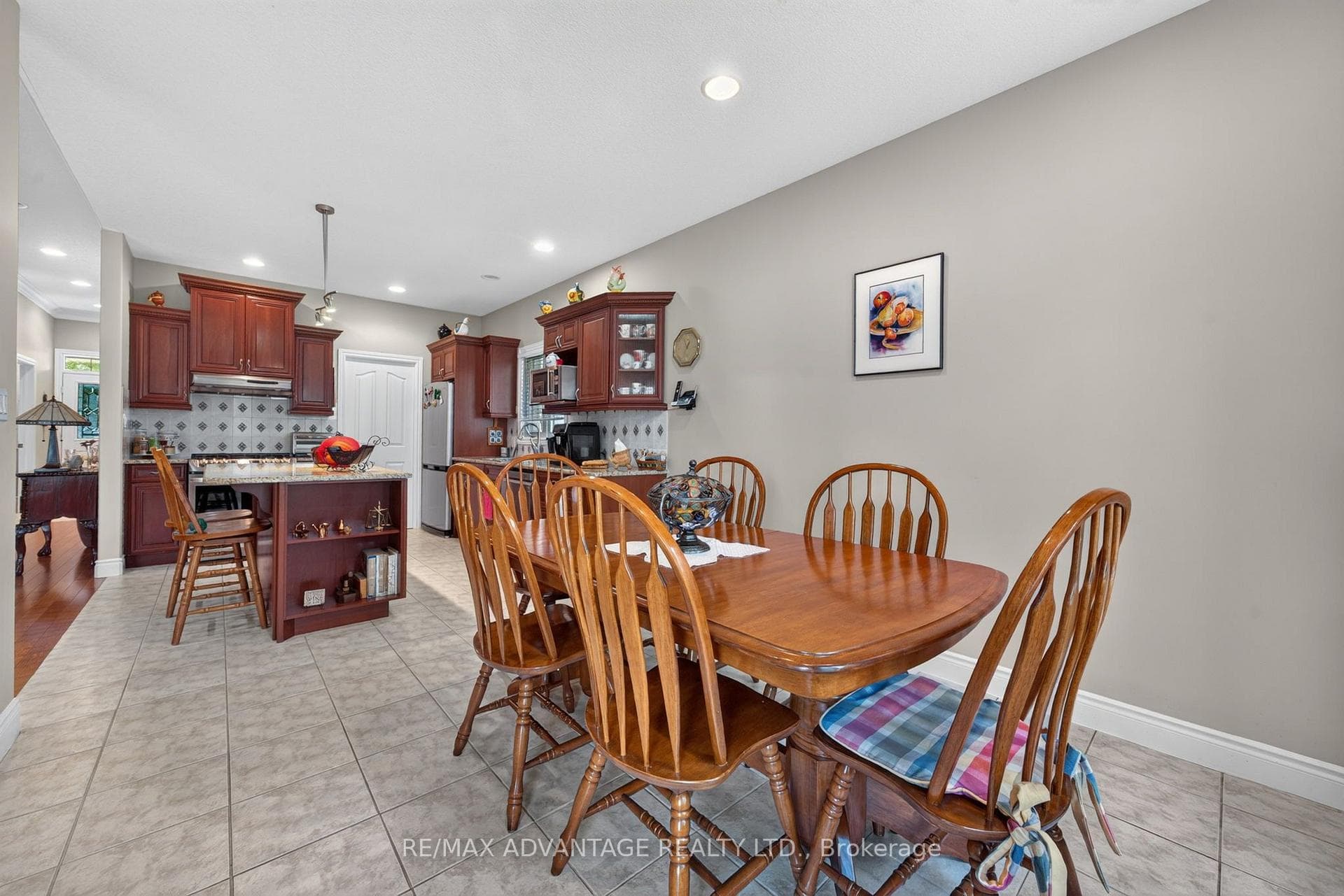8 Willard Crescent photo 17