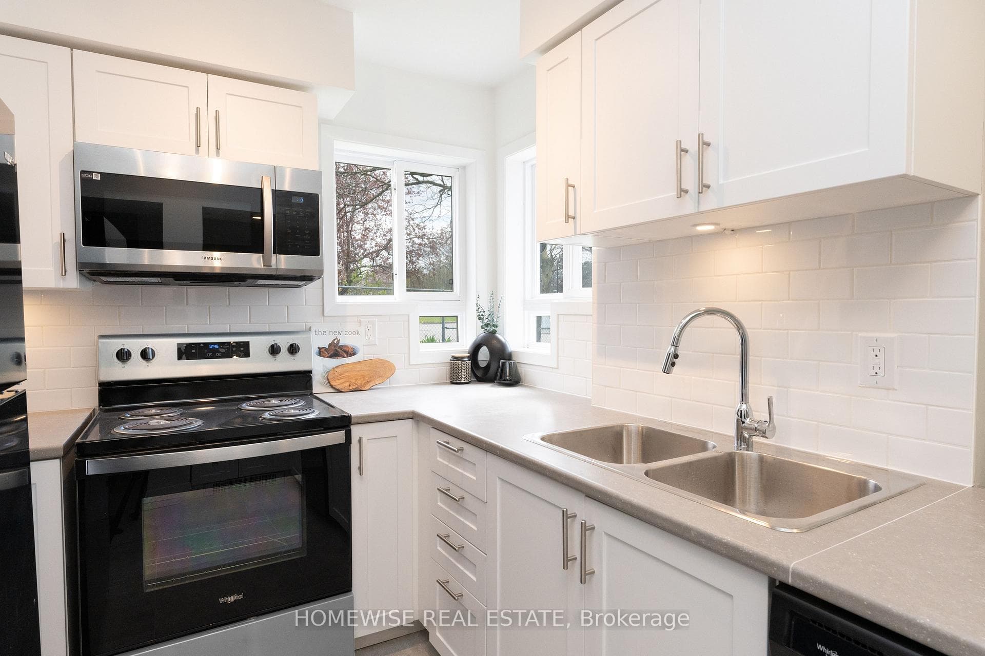240 Ormond Drive Unit B17 photo 8