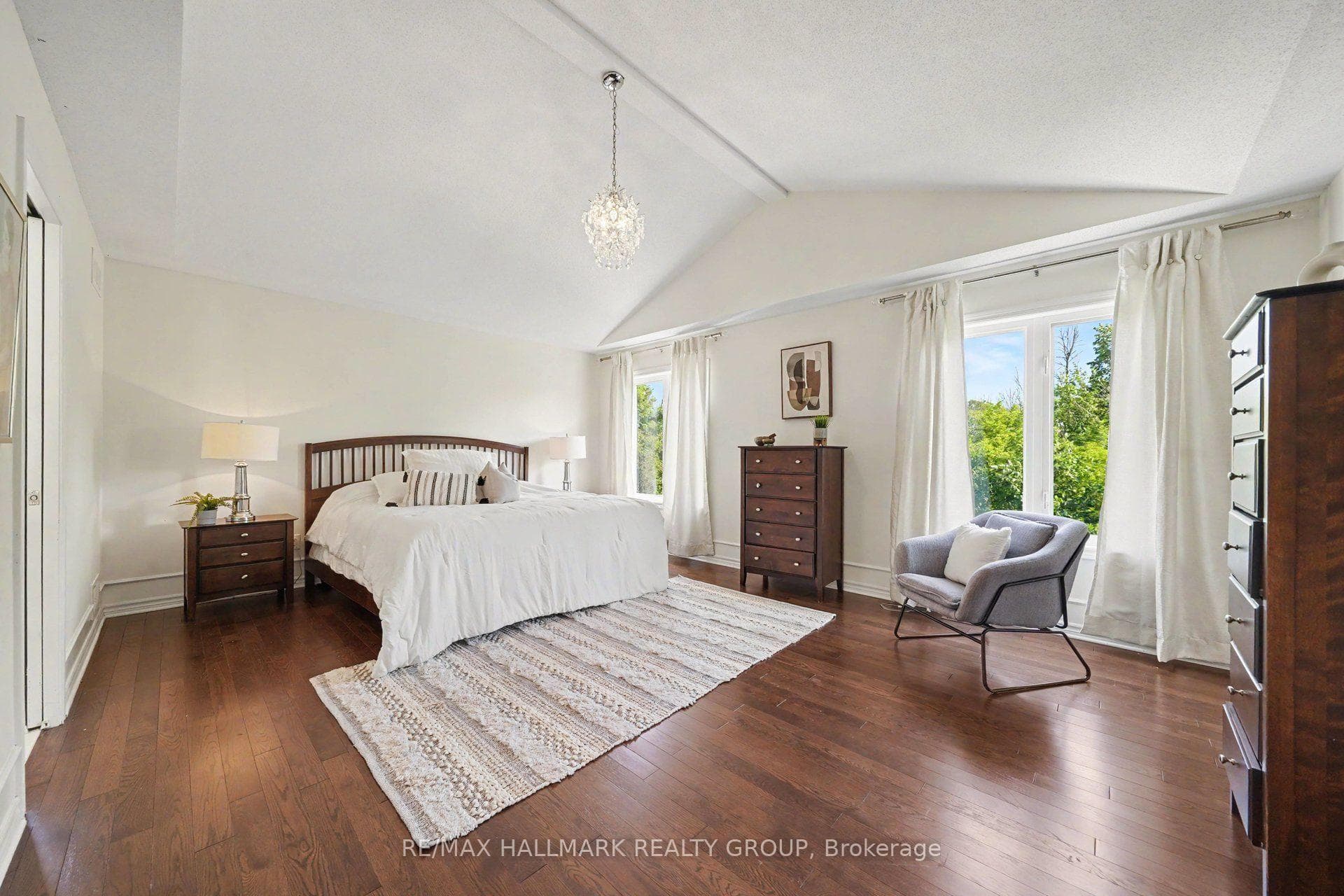938 Wildcarrot Crescent photo 23