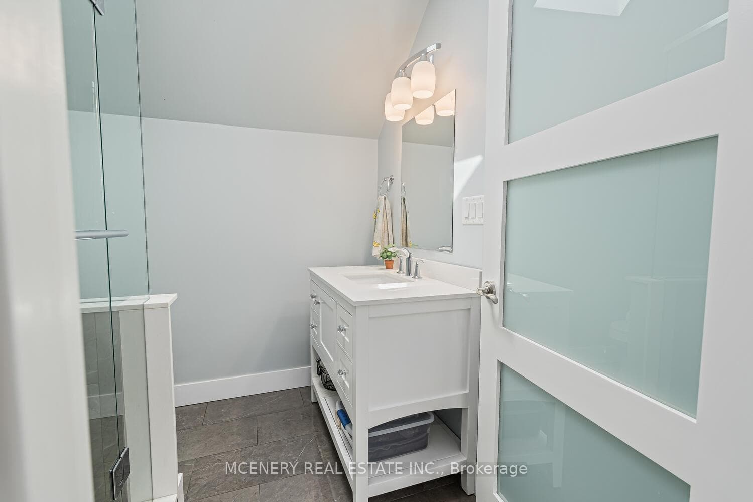 21 ERINDALE Drive photo 32