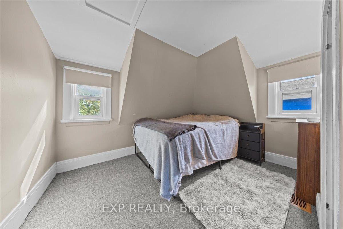 377 Lisgar Avenue photo 14