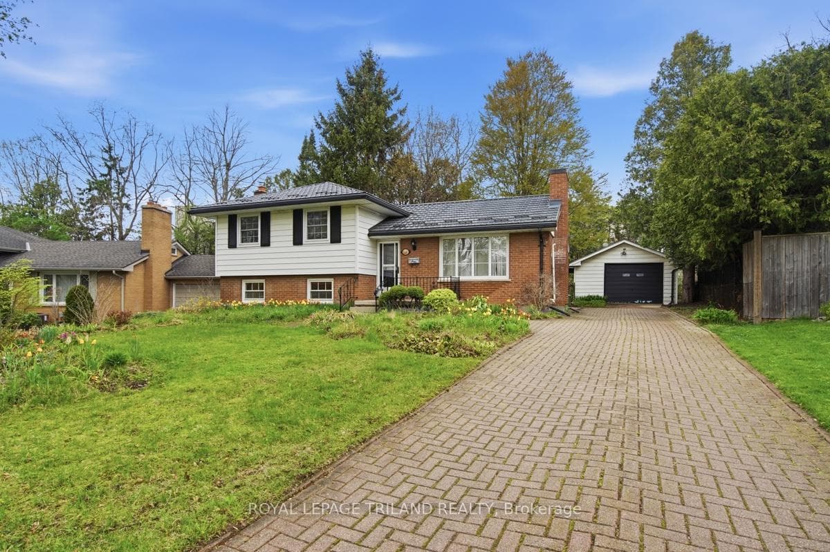 1281 Victoria Drive photo 3