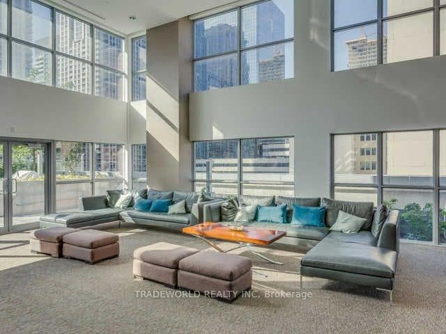 386 Yonge Street Unit 1009 photo 6