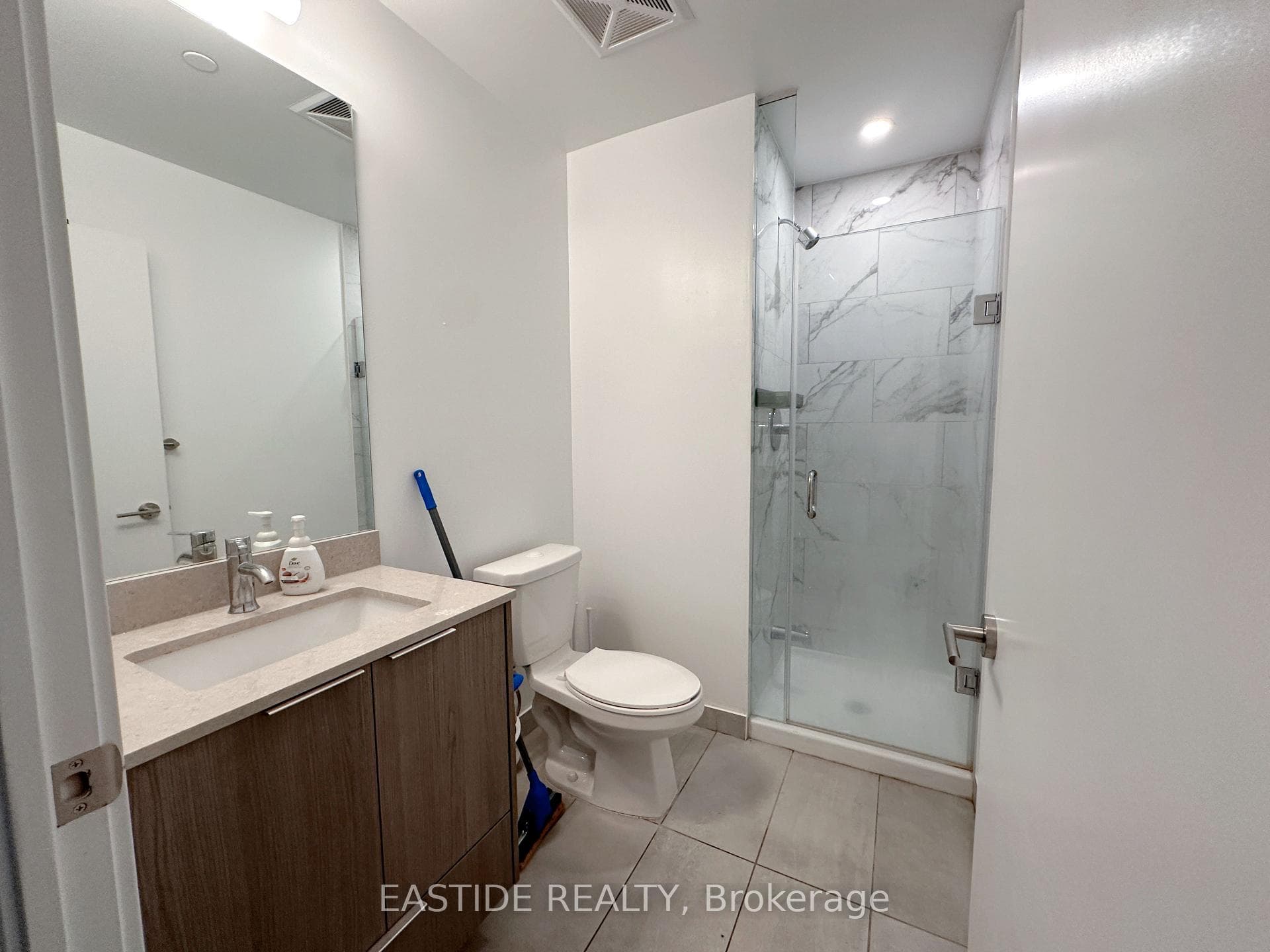 36 Forest Manor Road Unit 203 photo 12