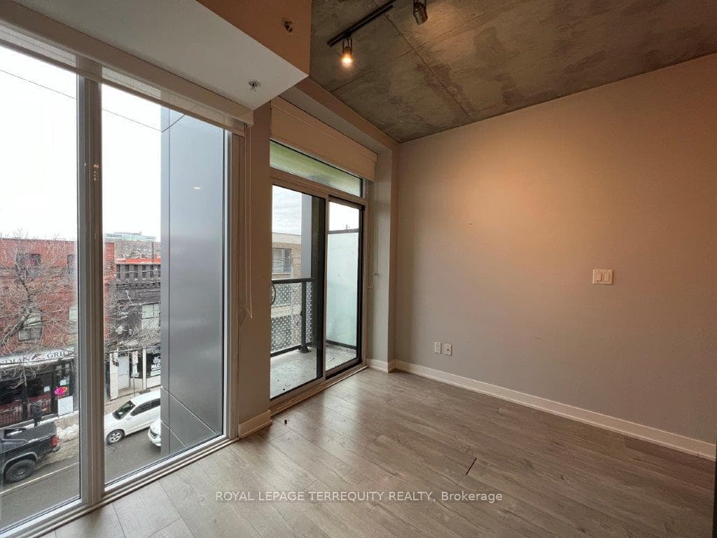 109 Ossington Avenue Unit 308 photo 15