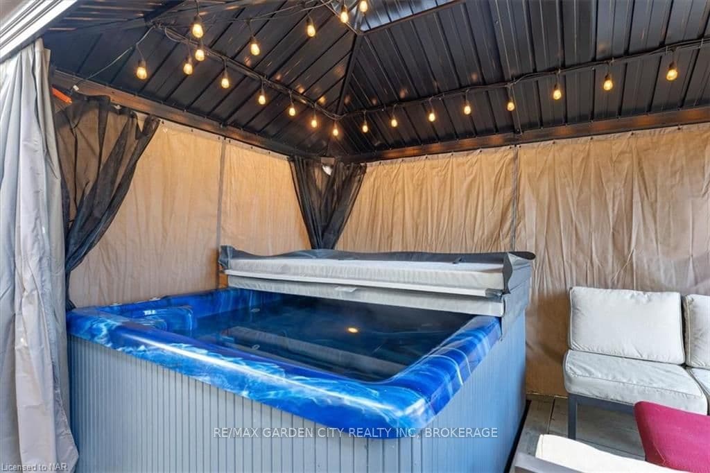 hot tubbing