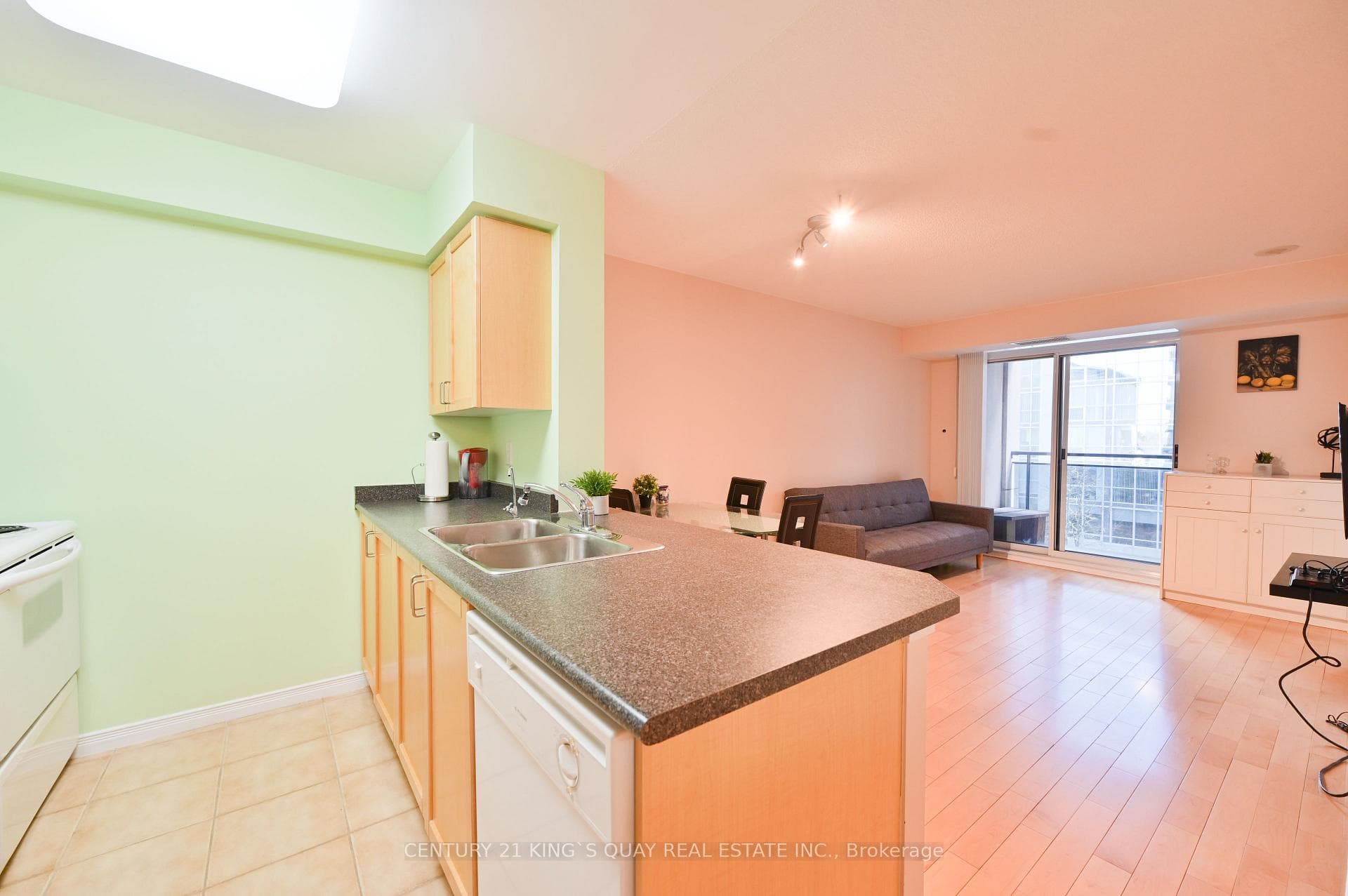 155 Beecroft Road Unit 612 photo 18