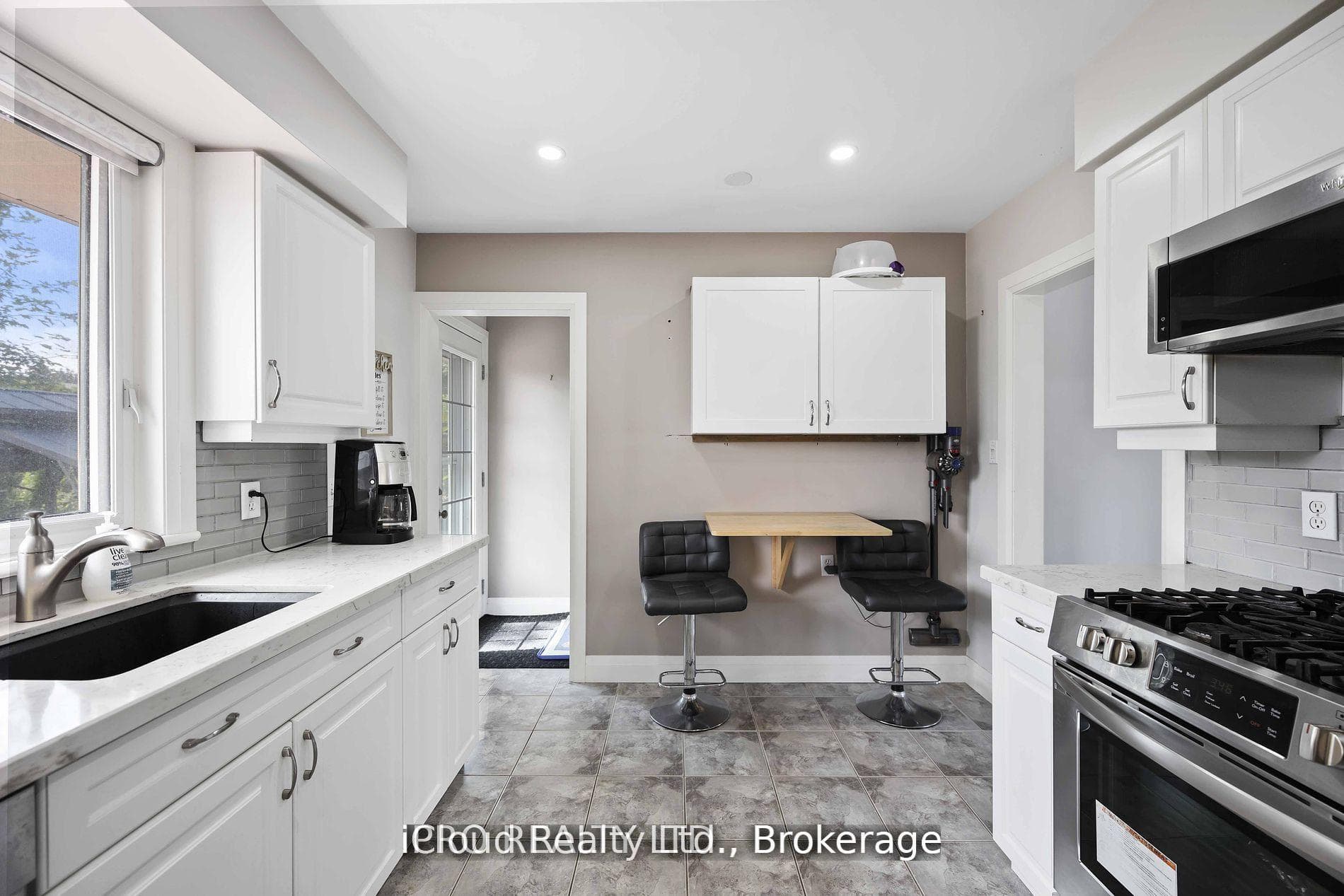 736 Westdale Street photo 14