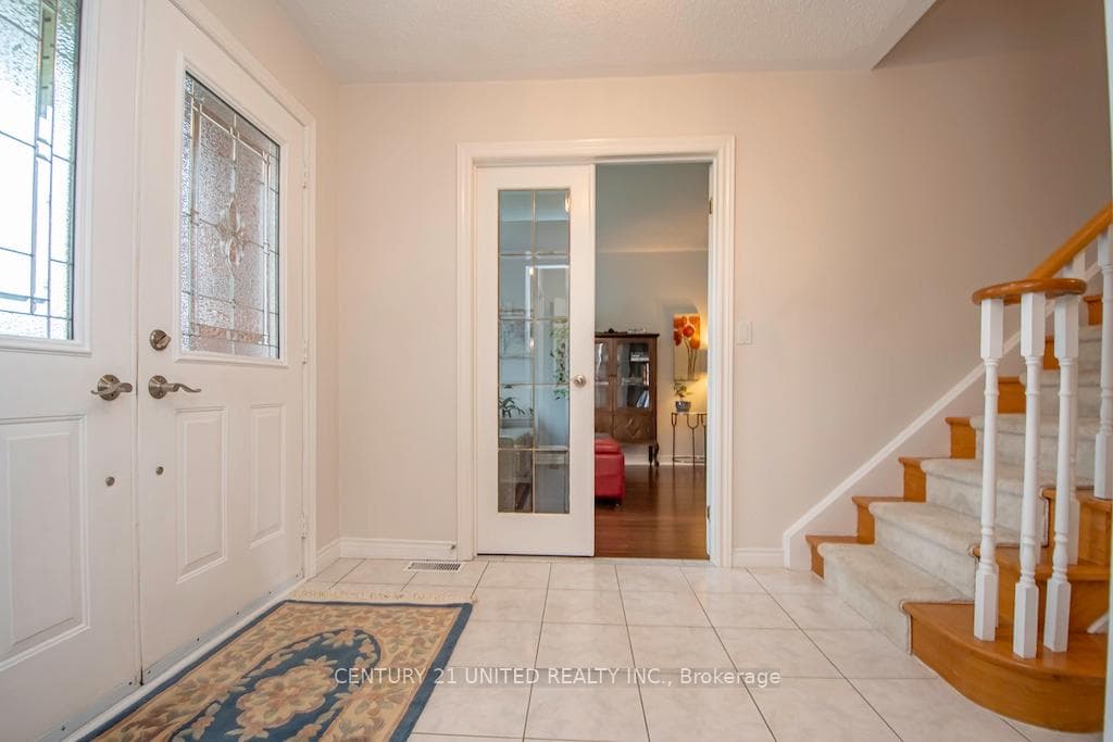 55 Cooper Court photo 6